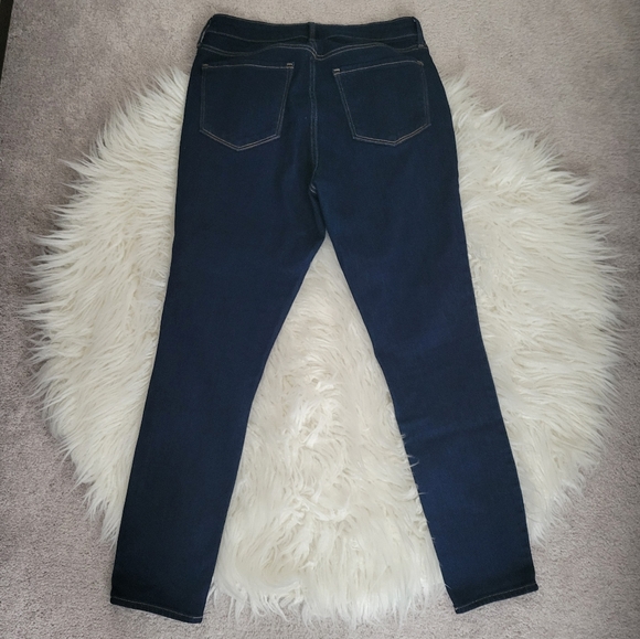 Old Navy Wow Straight Leg Jeans - Picture 5 of 8